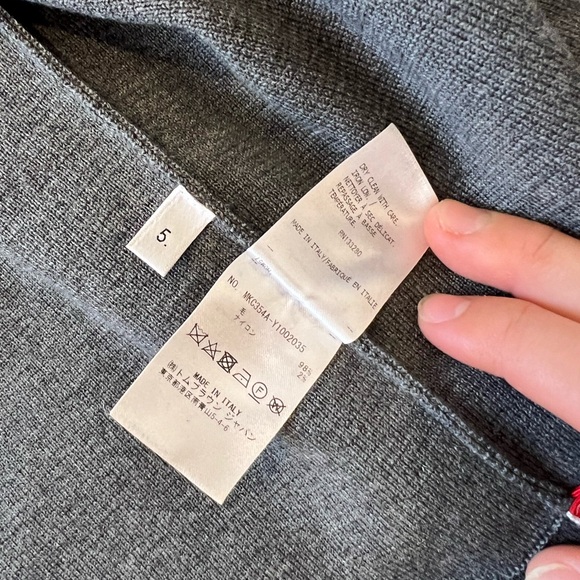 Authentic Thom browne cardigan with signature sleeve line - Picture 9 of 10